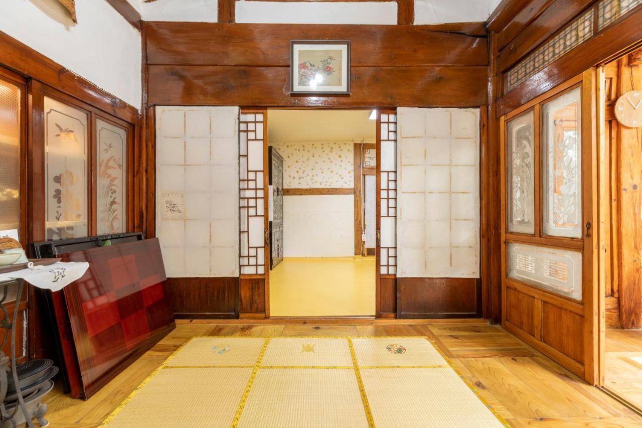 Dongmyo Hanok Sihwadang - Private Korean Style House In The City Center With A Beautiful Garden Seoul Ngoại thất bức ảnh