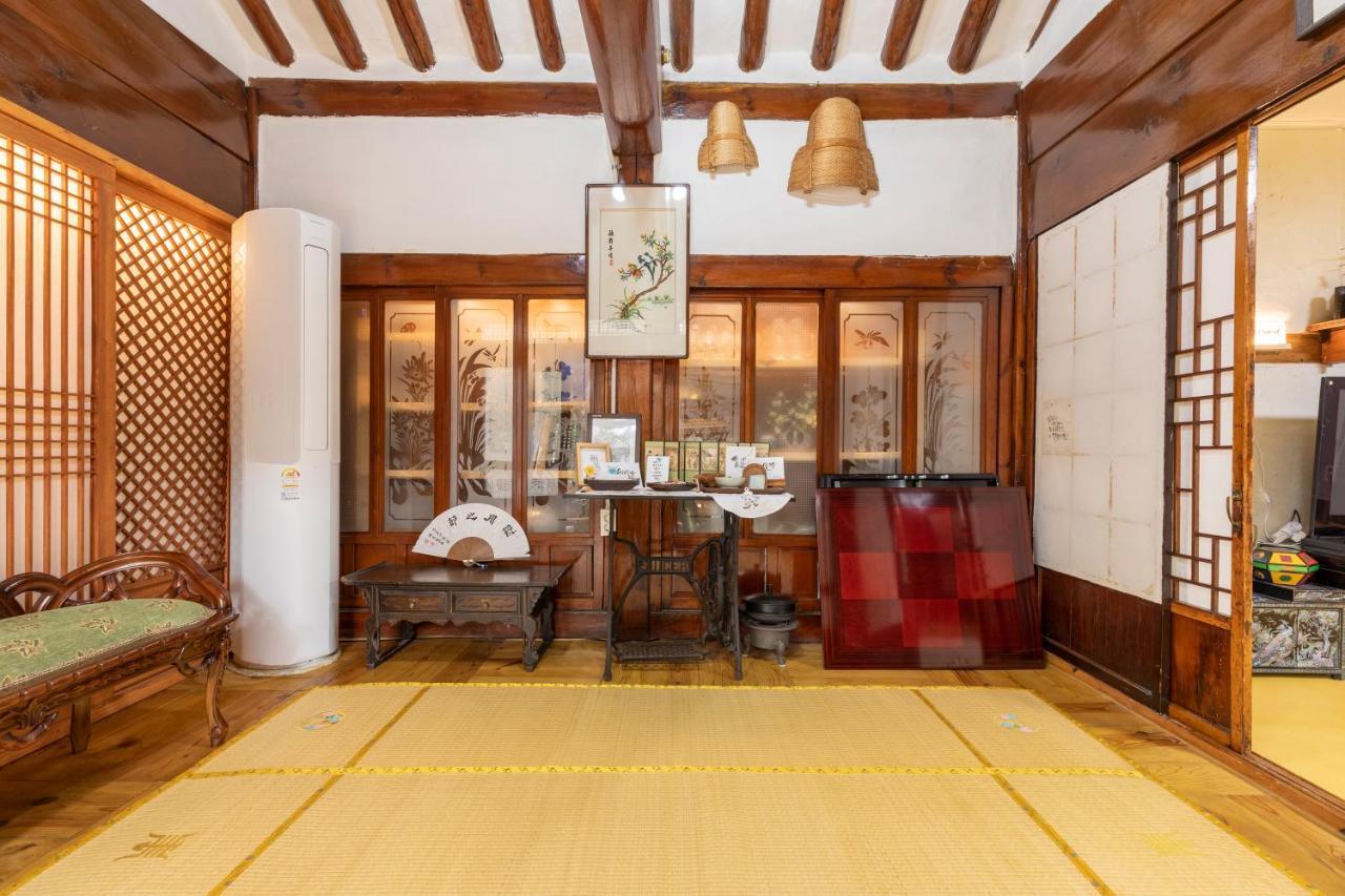 Dongmyo Hanok Sihwadang - Private Korean Style House In The City Center With A Beautiful Garden Seoul Ngoại thất bức ảnh